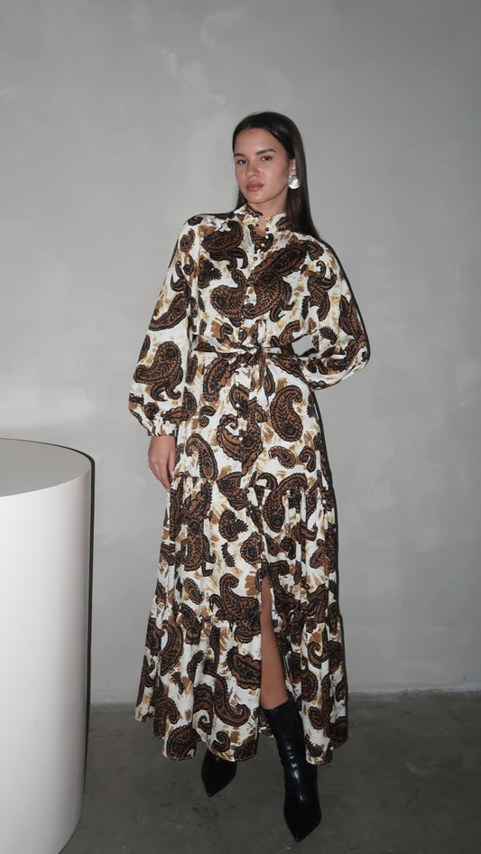 שמלת מקסי קלוש קומות פייזלי | בז/חום