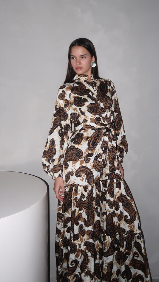 שמלת מקסי קלוש קומות פייזלי | בז/חום