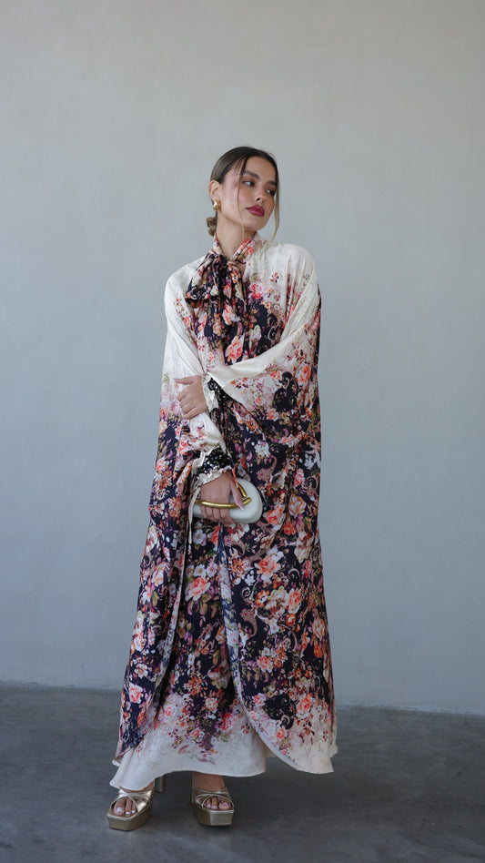 שמלת אוברסייז מעוגלת עניבה גוצי | שמנת שחור