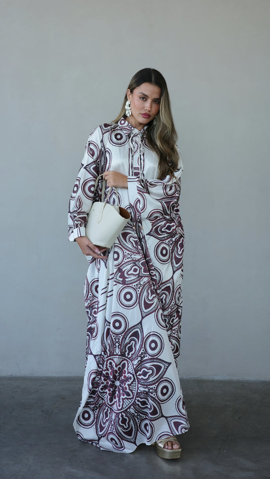 שמלת מקסי אוברסייז סאטן סן לורן | שמנת חום