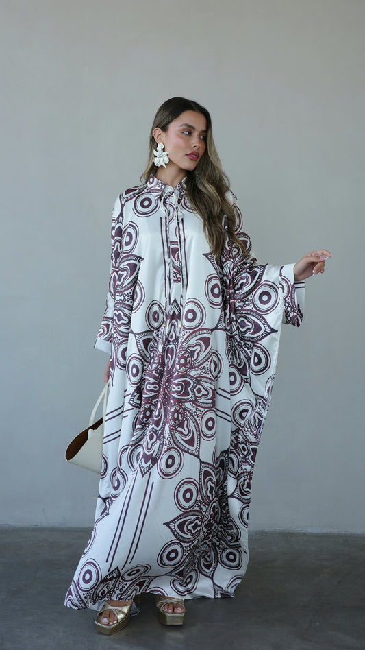 שמלת מקסי אוברסייז סאטן סן לורן | שמנת חום