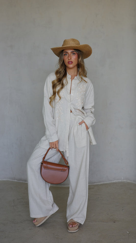 חליפת מכנס משולבת רקמה וחרוזים | בז