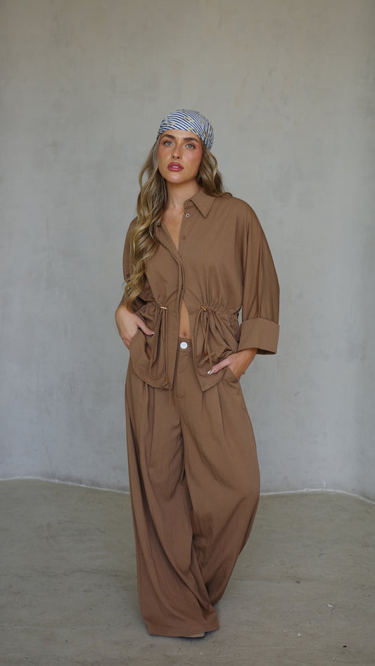 חליפת מכנס גומי כיווץ מקארתי חום| כחול