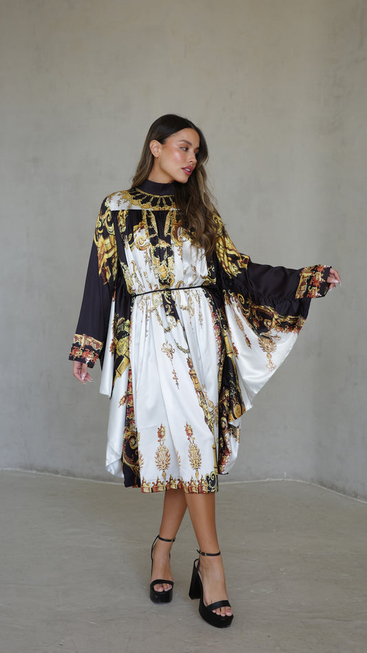 שמלת מידי אוברסייז עטלף גייקובס | לבן/שחור