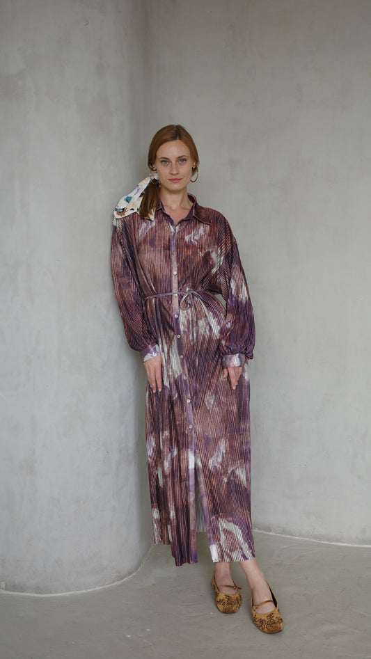 שמלת פליסה כפתורים אבלין | חום