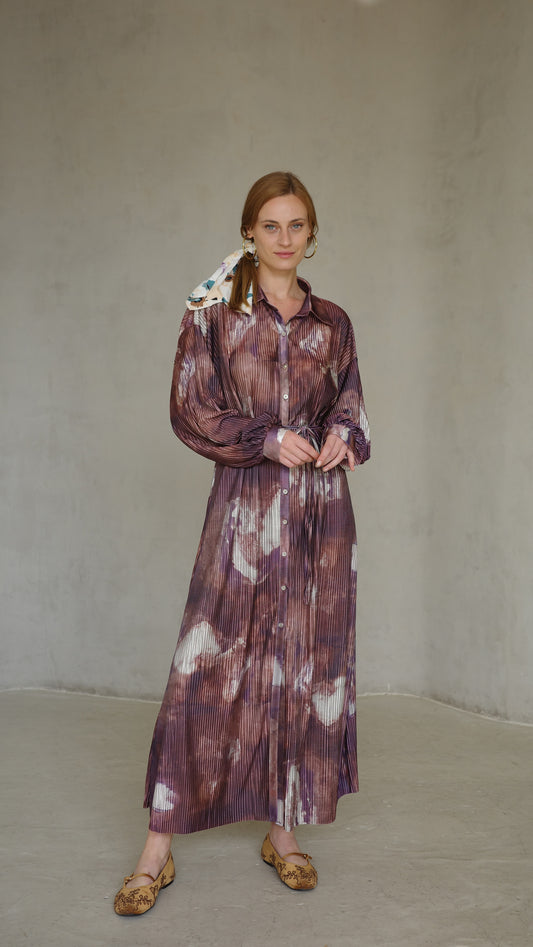 שמלת פליסה כפתורים אבלין | חום