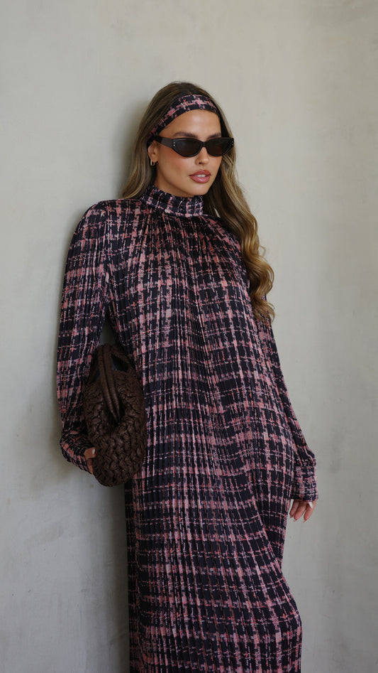 שמלת מידי פליסה קנדרה | שחור/ורוד