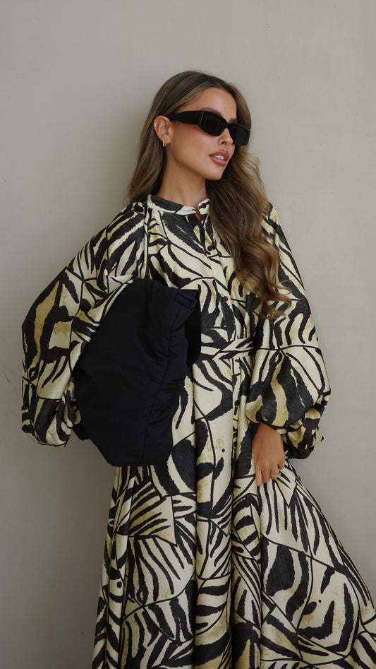 שמלת קלוש אוברסייז כפתורים סידני | בז