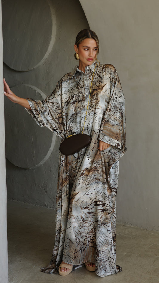 שמלת מקסי אוברסייז סאטן גולייט | בז