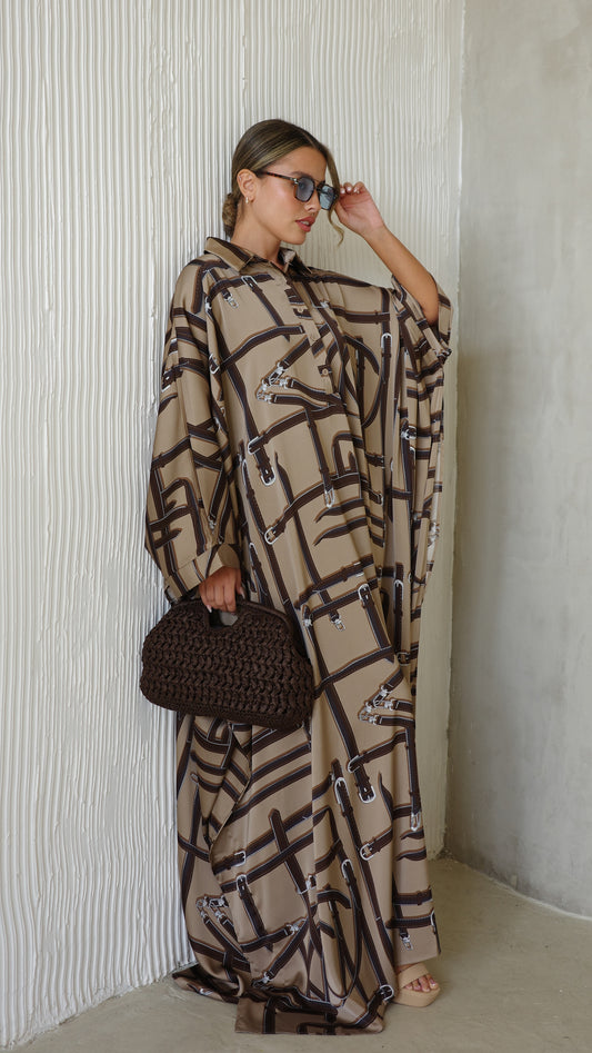 שמלת מקסי אוברסייז סאטן גולייט | חום