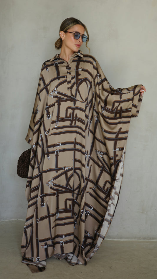 שמלת מקסי אוברסייז סאטן גולייט | חום