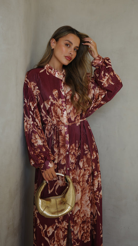 שמלת פליסה כפתורים קארן | בורדו