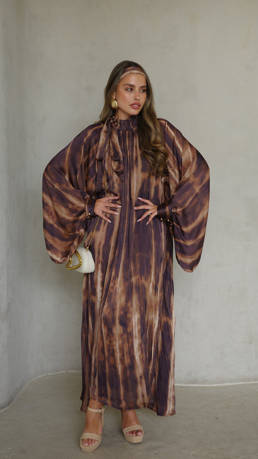 שמלת מידי פליסה נעומי | חום