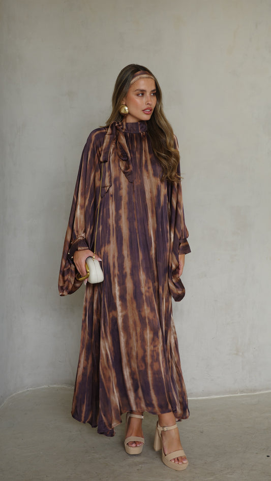 שמלת מידי פליסה נעומי | חום