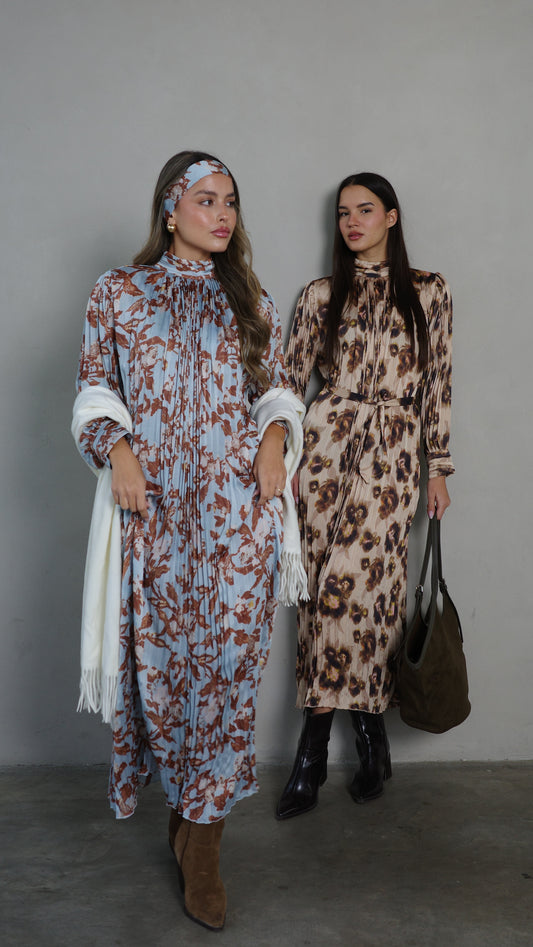 שמלת מידי פליסה קנדרה | בז/חום