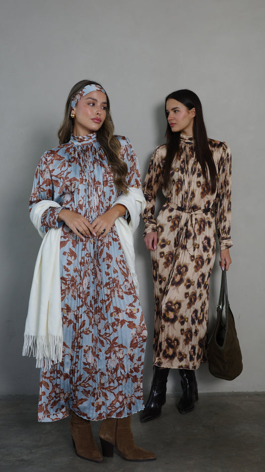 שמלת מידי פליסה קנדרה | בז/חום