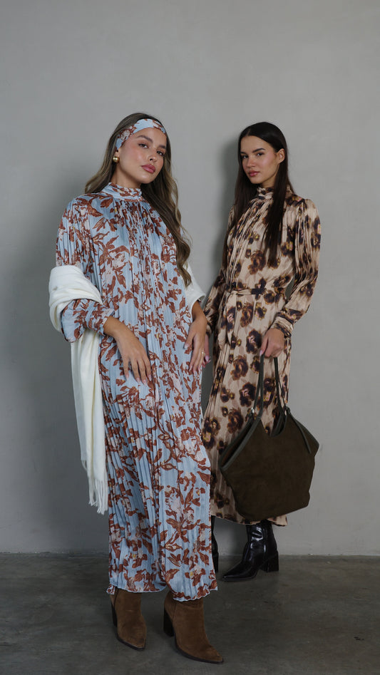 שמלת מידי פליסה קנדרה | בז/חום