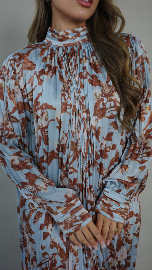 שמלת מידי פליסה קנדרה | תכלת/חום