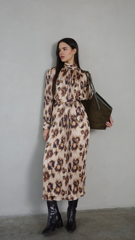 שמלת מידי פליסה קנדרה | בז/חום