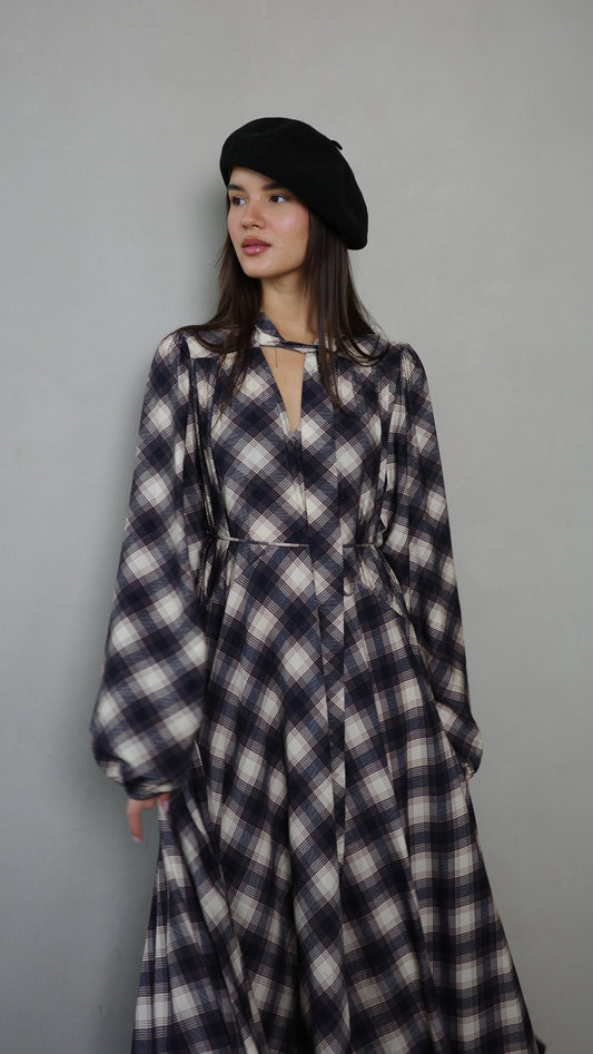 שמלת קלוש עניבה קארינה משבצות | בז/אפור