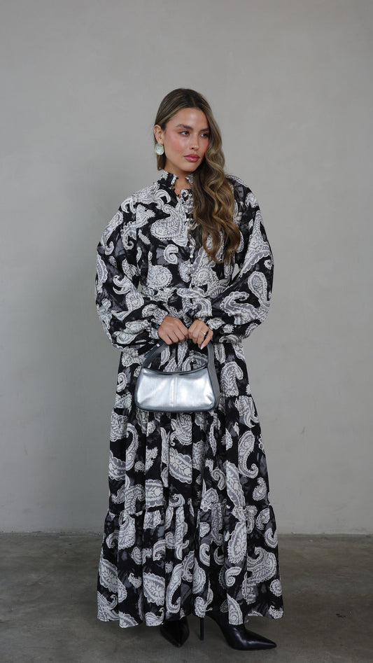 שמלת מקסי קלוש קומות פייזלי | שחור/לבן