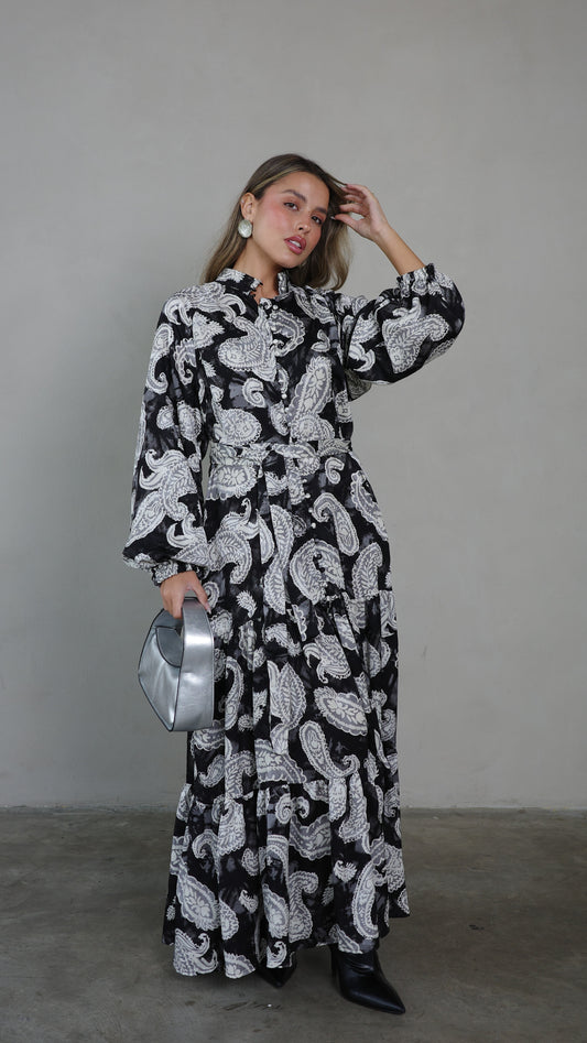 שמלת מקסי קלוש קומות פייזלי | שחור/לבן