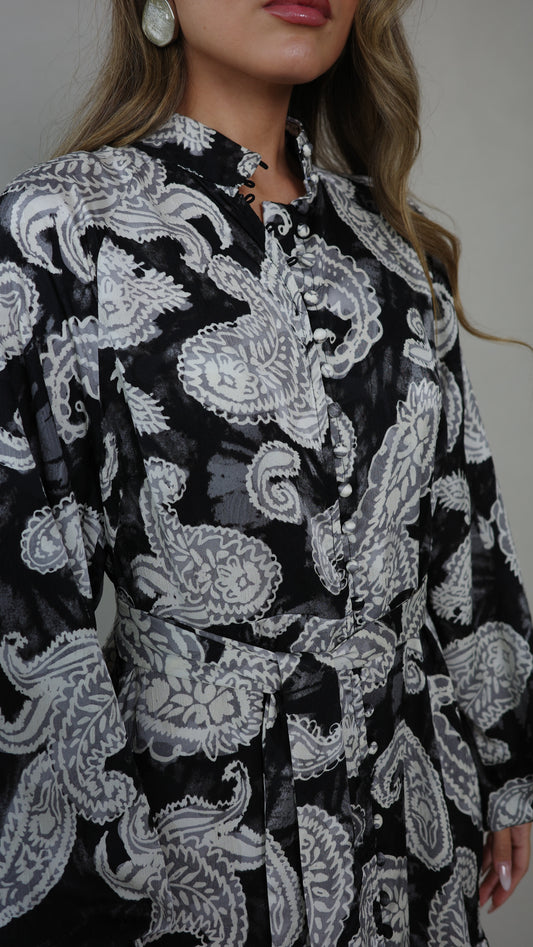 שמלת מקסי קלוש קומות פייזלי | שחור/לבן