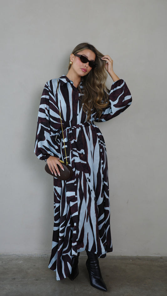 שמלת מקסי אוברסייז כפתורים שארלוט | חום/תכלת