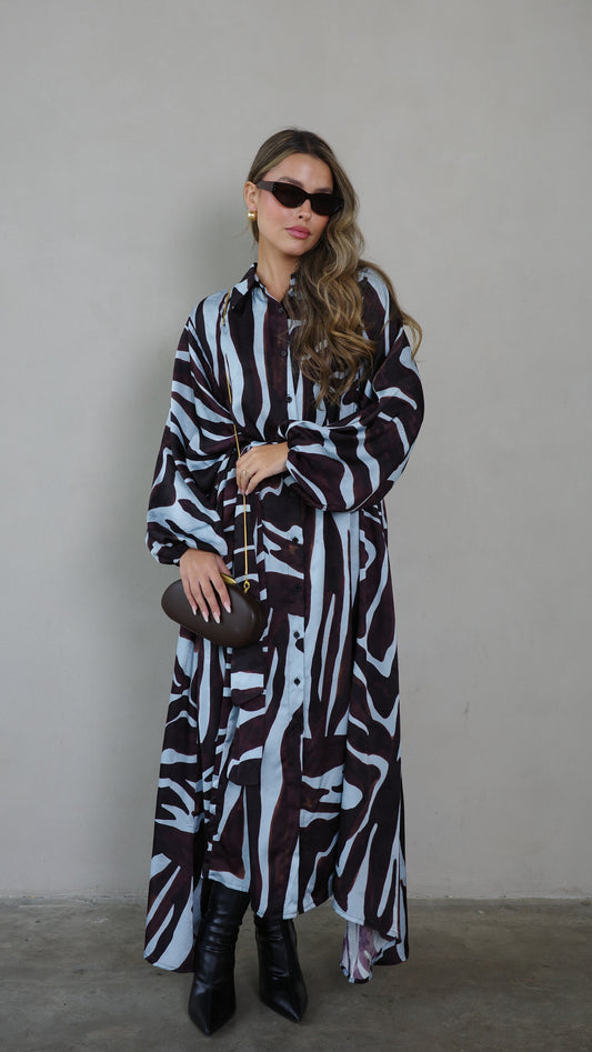 שמלת מקסי אוברסייז כפתורים שארלוט | חום/תכלת