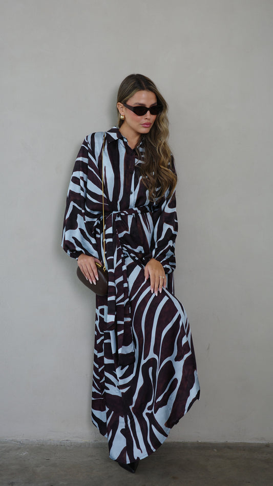 שמלת מקסי אוברסייז כפתורים שארלוט | חום/תכלת