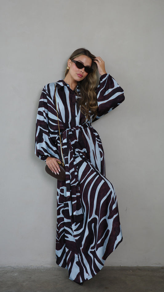 שמלת מקסי אוברסייז כפתורים שארלוט | חום/תכלת