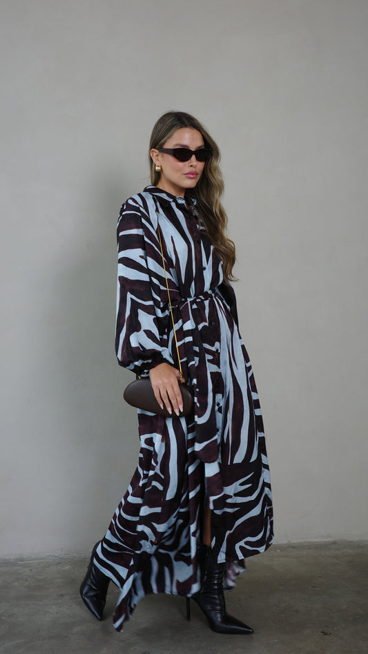 שמלת מקסי אוברסייז כפתורים שארלוט | חום/תכלת