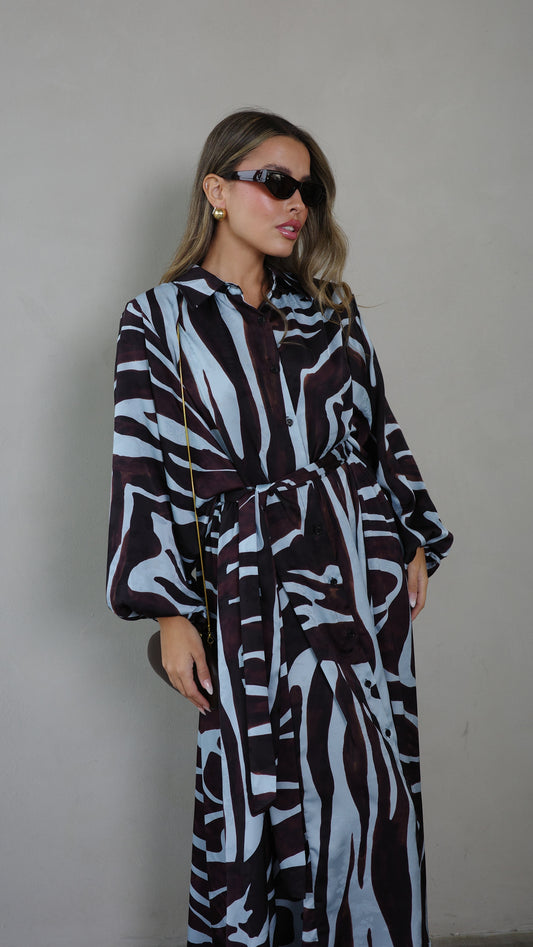 שמלת מקסי אוברסייז כפתורים שארלוט | חום/תכלת