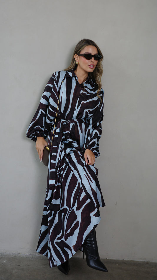 שמלת מקסי אוברסייז כפתורים שארלוט | חום/תכלת