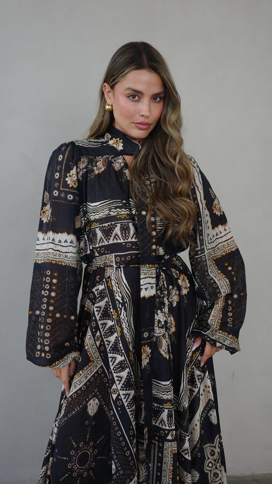 שמלת קלוש עניבה קארינה | שחור