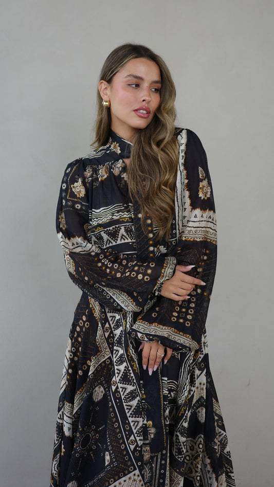 שמלת קלוש עניבה קארינה | שחור