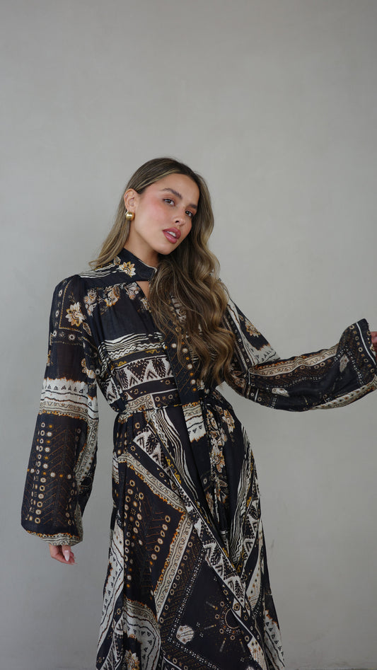 שמלת קלוש עניבה קארינה | שחור