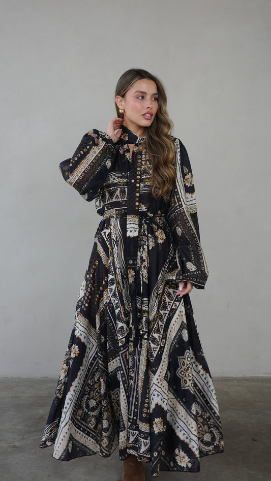 שמלת קלוש עניבה קארינה | שחור