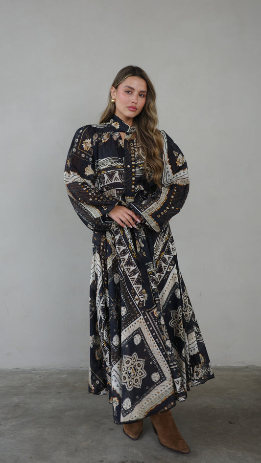 שמלת קלוש עניבה קארינה | שחור