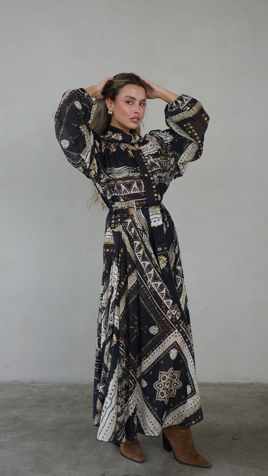 שמלת קלוש עניבה קארינה | שחור