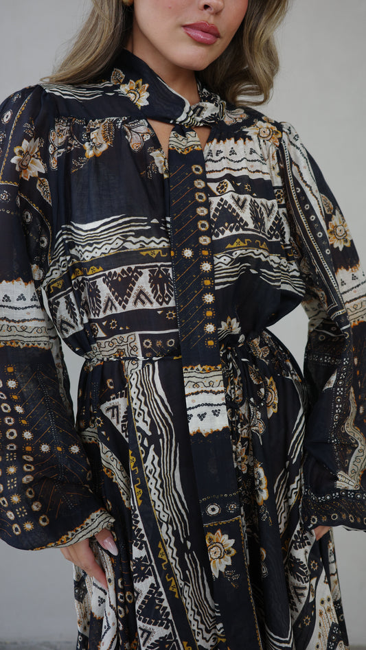 שמלת קלוש עניבה קארינה | שחור