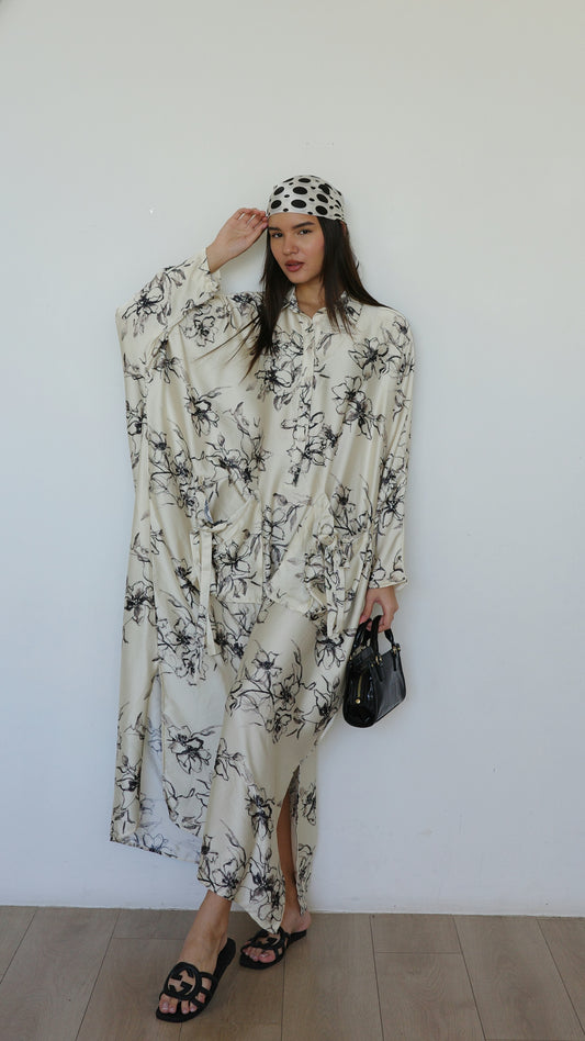 שמלת אוברסיז עטלף אמבר | לבן/שחור