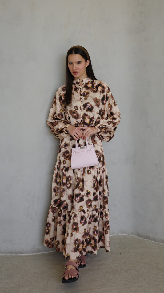 שמלת מקסי קלוש קומות פלווארס | בז/חום