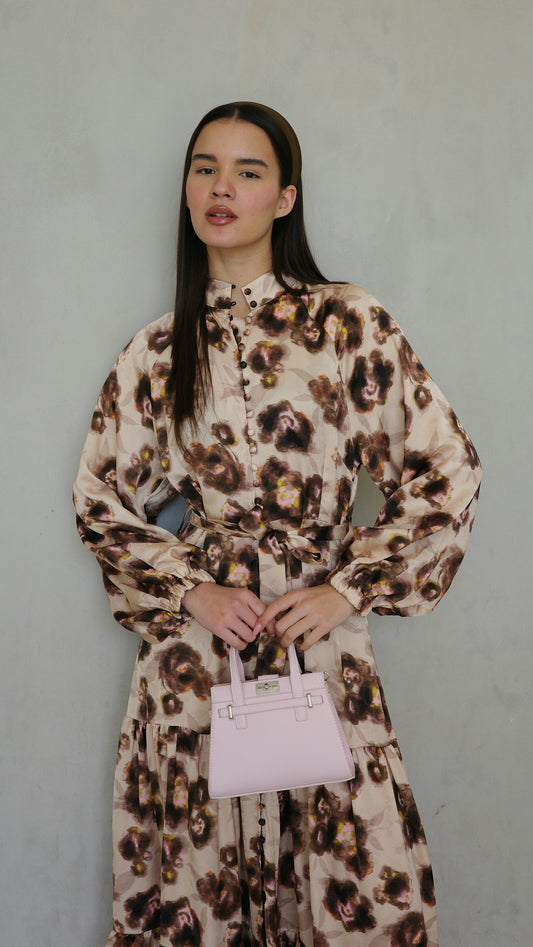 שמלת מקסי קלוש קומות פלווארס | בז/חום