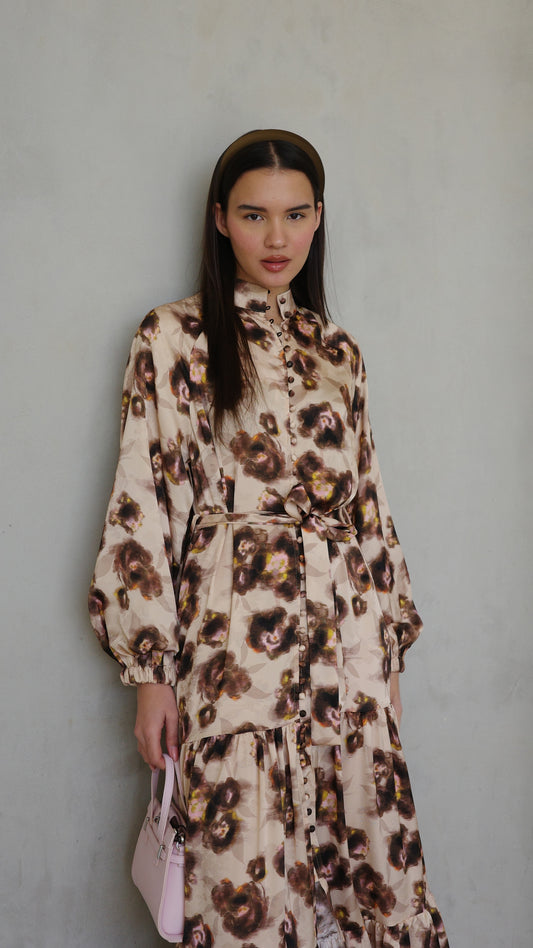 שמלת מקסי קלוש קומות פלווארס | בז/חום