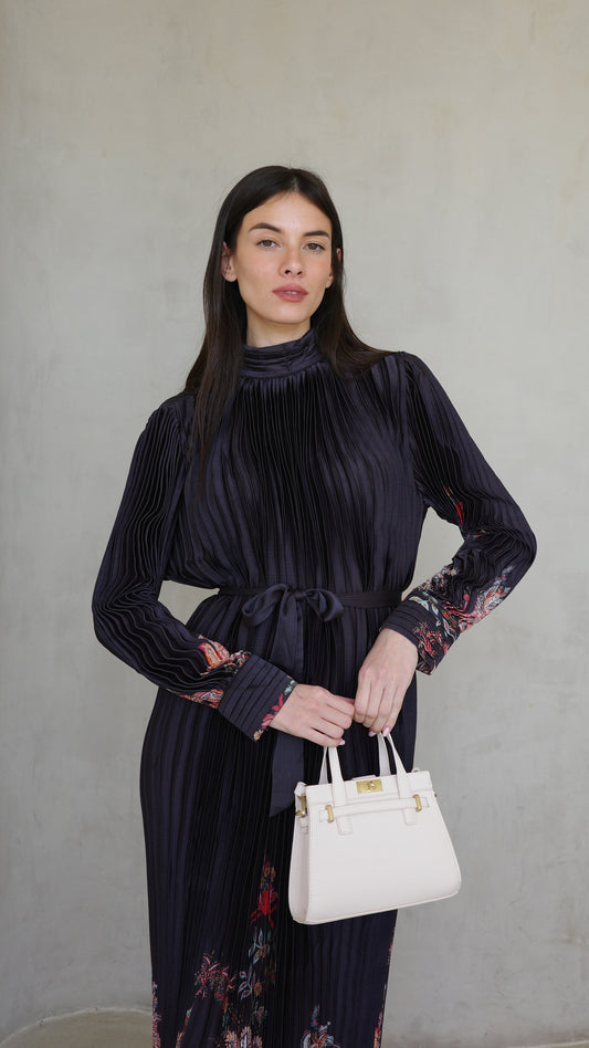 שמלת מידי פליסה קנדרה | שחור