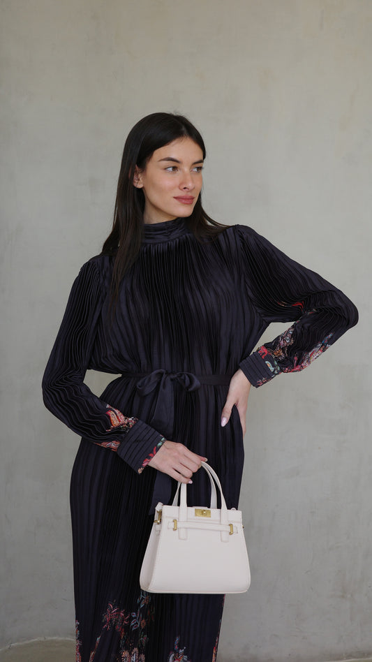 שמלת מידי פליסה קנדרה | שחור