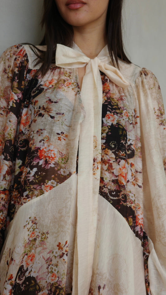 שמלת קלוש עניבה קארינה פרחוני | שמנת