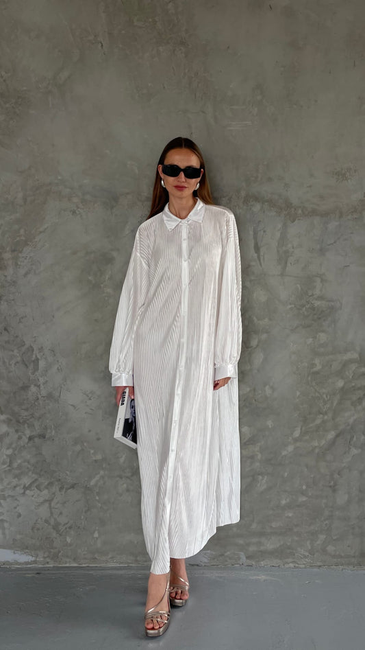 שמלת אוברסייז מקסי כפתורים סלין | לבן