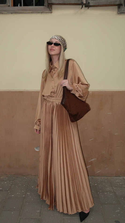 חליפת חצאית פליסה | בז